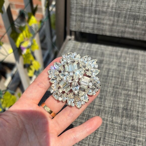 Vintage Signed Weiss Clear Rhinestone Brooch - Picture 5 of 5